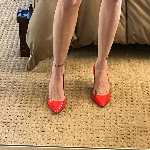 Sophia Webster "LOLA" Patent Leather Classic Pumps. - Picture 3 of 12